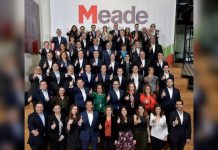 Meade presenta a su equipo de campaña