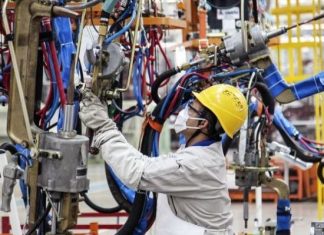 La producción industrial de México cae 0.7% en mayo