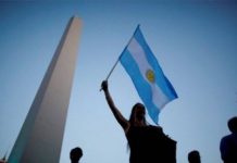 Mercados de Argentina caen por dudas sobre futuro económico