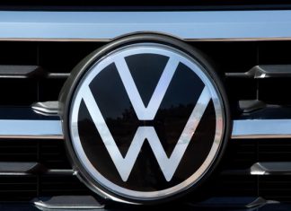 Volkswagen intensificará reestructuración tras advertencia sobre beneficios
