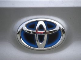 Trump atribuye traslado de planta de Toyota de México a EU a su política arancelaria