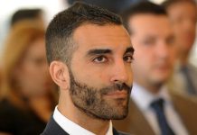 Simón Levy niega supuesta detención en el extranjero
