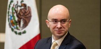 Carlos Torres perfila llegada a Nafin y Bancomext